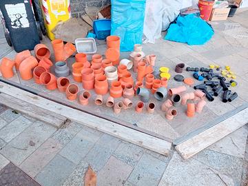 Tubi e raccordi in pvc arancione