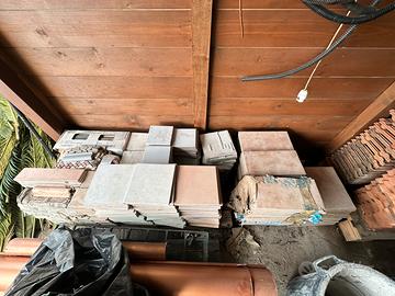 Mattonelle e maioliche diverse forme e colori