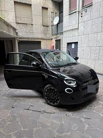 Fiat 500 e La Prima