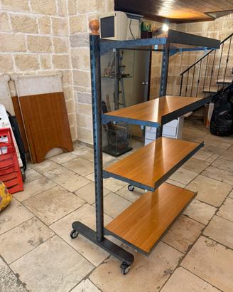Scaffalatura per arredo negozio