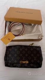 Pochette con tracolla
