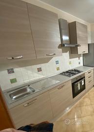 Cucina completa di forno