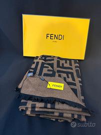 Sciarpa invernale seta e cashmere Fendi monogram