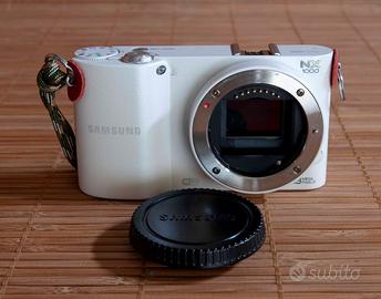Samsung NX1000 con 4 adattatori per lenti vintage