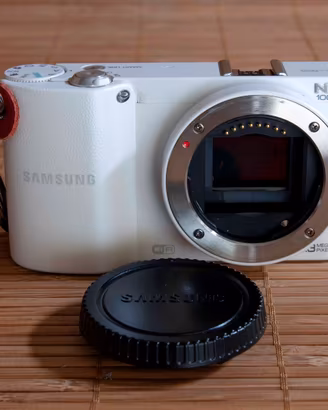 Samsung NX1000 con 4 adattatori per lenti vintage