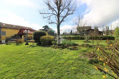 CASA SEMINDIPENDENTE A VISONE