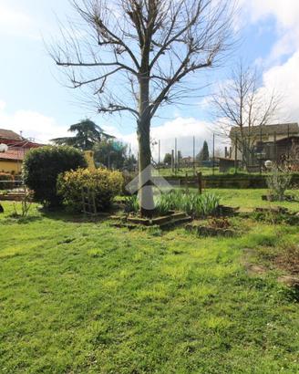 CASA SEMINDIPENDENTE A VISONE
