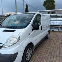 FURGONE VIVARO  27 2.0 CDTI