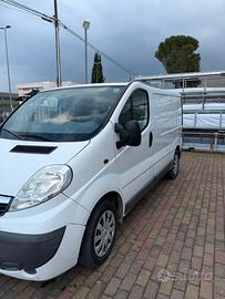 FURGONE VIVARO  27 2.0 CDTI