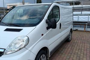 FURGONE VIVARO  27 2.0 CDTI