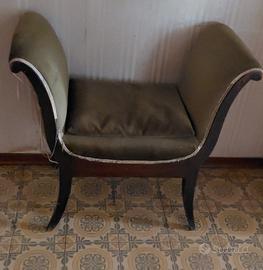 Poltroncina in stile