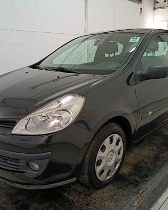 RENAULT Clio 3p 1.4 16v Confort 98cv