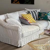 divano 2 posti usato pochissimo, come nuovo