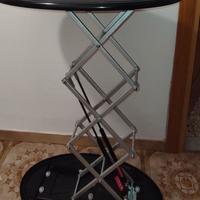 Desk con meccanismo di apertura pneumatica