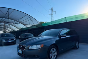 Volvo V70 2.4 D5 Summum