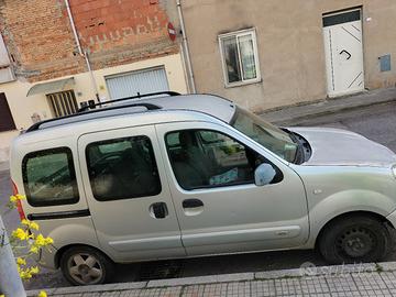 Renault Kangoo grigia anno 2005