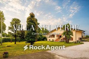 Villa di 330 m² con più di 5 locali e box auto a C