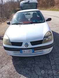 Renault Clio autocarro