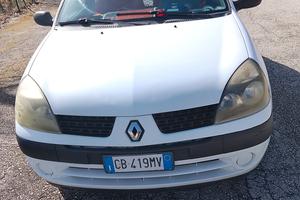 Renault Clio autocarro