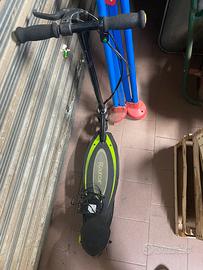 MONOPATTINO RAZOR E90-Caricatore originale