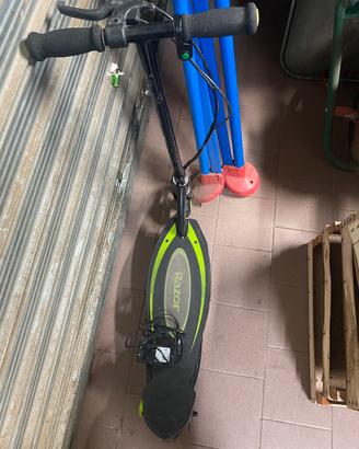 MONOPATTINO RAZOR E90-Caricatore originale