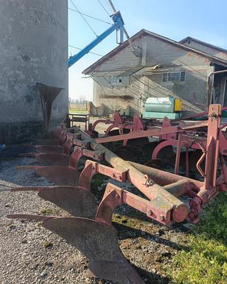 aratro Cantone 6 vomeri fuori solco