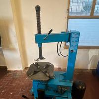 Smonta gomme per auto della Ravaglioli G820 SERIES