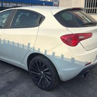 ricambi usati Alfa Romeo giulietta anno 2013 cilin