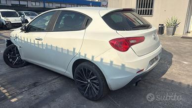 ricambi usati Alfa Romeo giulietta anno 2013 cilin