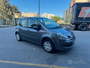 Renault Modus 1.2 Benz anno  7/2012