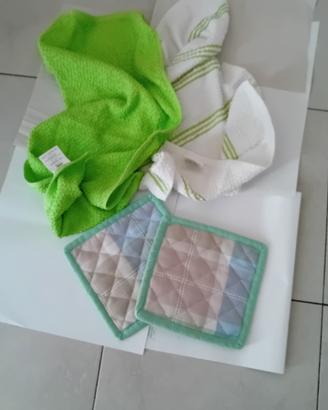 2 strofinacci +2 presine - belli- tutto € 1