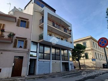 3 LOCALI A POLIGNANO A MARE