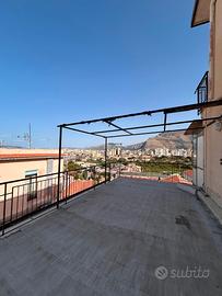 4 Vani con Ampio Terrazzo Pressi Oreto/Stazione