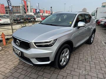 VOLVO XC40 D3 AWD Momentum