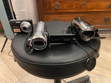Lotto due videocamere,  fotocamera e due omaggi