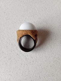 anello in ebano e pietra dura 