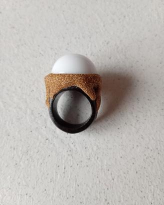 anello in ebano e pietra dura 