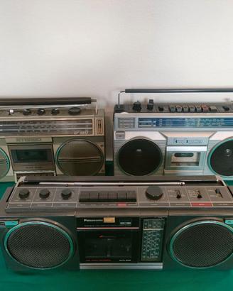 Lotto 3 stereo portatili vintage da ricondizionare