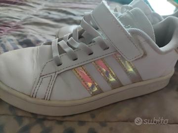 scarpe Adidas n. 32