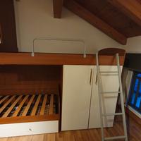 camera a ponte con due letti singoli