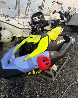 Sea-Doo Spark Trixx 3 Posti anno 2025 (40 ore)