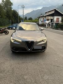 Alfa Romeo Stelvio AT8 Q4 Business