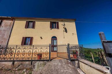 Villetta a schiera di 130 m² con 5 locali e box au