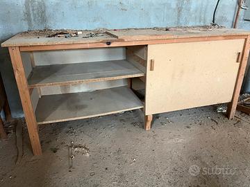 Banco per ricovero attrezzi in legno