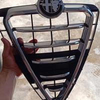 Griglia frontale Alfa Romeo Giulietta con logo