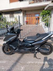 scooter Yamaha Tmax 500