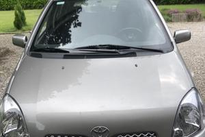 Auto toyota yaris