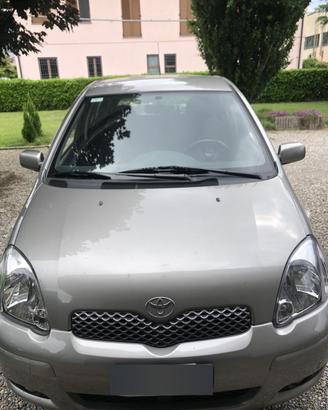 Auto toyota yaris