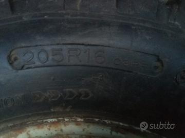 4 gomme complete nuove