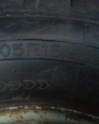 4 gomme complete nuove